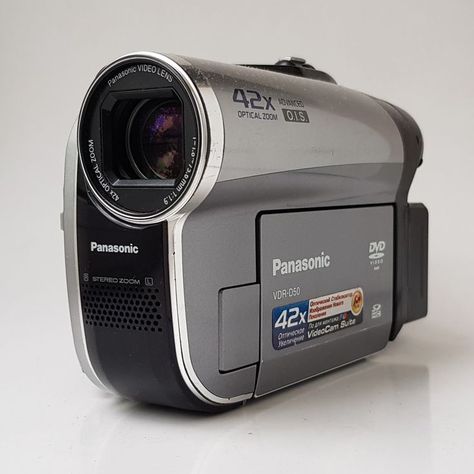 Panasonic VDR-D50 DVD Video Camera Camcorder for 8cm DVDs (RAM, -R, -RW) Panasonic Camera, Cute Camera, Inside My Bag, Retro Gadgets, In Ear Monitors, Old Cameras, Free Stuff By Mail, New Inventions, Film Cameras