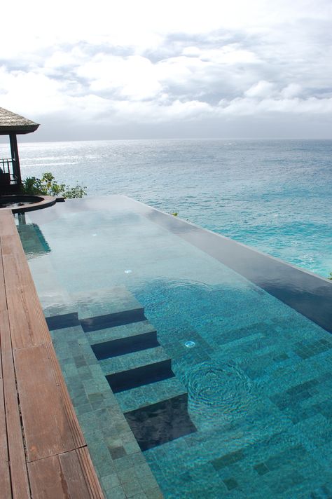 Infinity pool. Beachfront House, Pool Hot Tub, Pool Landscaping, Summer Adventures, Infinity Pool, House Designs, Dream Homes, Seychelles, Blue Water