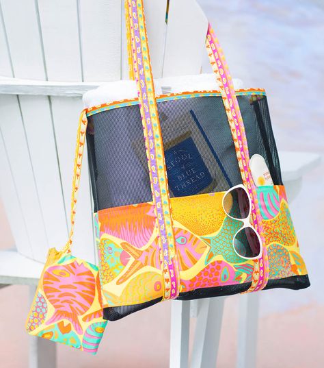 Beach Bag Tutorials, Beach Bag Pattern, Mesh Beach Bags, Beach Fabric, Mesh Tote Bag, Summer Sewing, Bag Pattern Free, Sewing Bags, Tote Bags Sewing