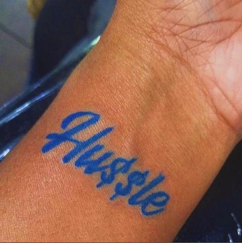 Nipsey Hussle Tatto Cute Finger Tattoos, Cute Hand Tattoos, Pretty Hand Tattoos, Black Girls With Tattoos, Small Girl Tattoos, Incredible Tattoos, Hand Tattoos For Women, Dope Tattoos For Women, Red Tattoos