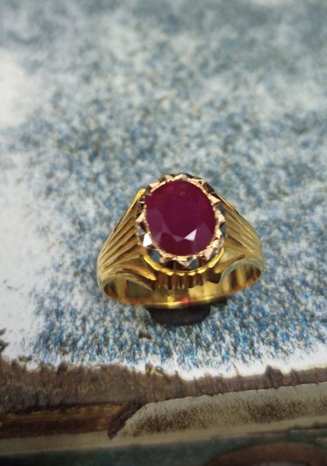 Ruby Stone Ring Design Gold Men, Gents Rings, Latest Gold Ring Designs, Stone Rings For Men, Stone Ring Design, Mens Ring Designs, Cutwork Blouse, Gold Jewels Design, Rings Men