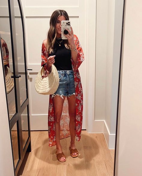 Shorts And Kimono Outfit, Outfit With Kimono, Floral Kimono Outfit, Summer Kimono Outfit, The Sister Studio, Sister Studio, Florida Outfits, Kimono Outfit, Sheer Kimono