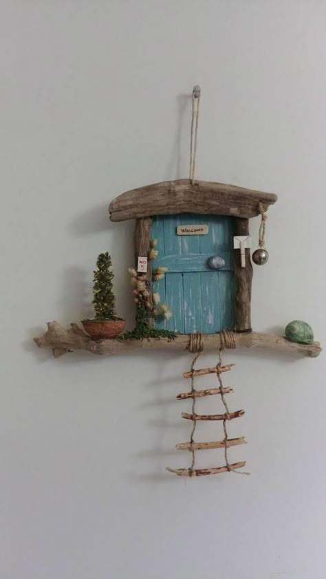 Handmade Room Decoration, Simple Diy Gift Ideas, Cute Gift Ideas Handmade, Painted Bedroom Doors Creative, Clay Room Decor Diy Ideas, Asthetic Crafts Ideas, Door Decorations Aesthetic, Handmade Room Decor Ideas, Diy Room Decor Aesthetic