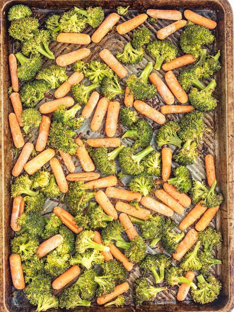 Roasted Broccoli And Carrots, Broccoli And Carrots, How To Cook Broccoli, Roasted Vegetables Oven, Fresh Broccoli, Carrot Recipes, Roasted Broccoli, 4 Ingredient, Roasted Carrots