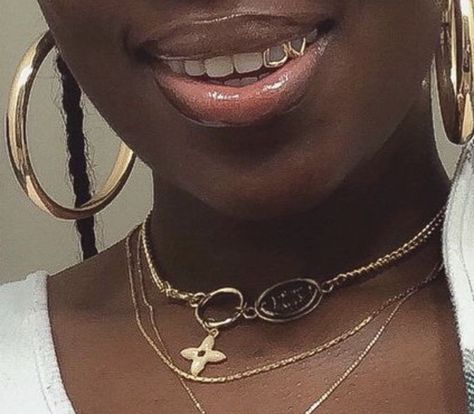 Grilz On Girl, Women’s Grills, Tooth Grills For Women, Women Grills, Grills For Women Teeth, Girl Grillz, Teeth Grills, Grillz Teeth, 00s Mode