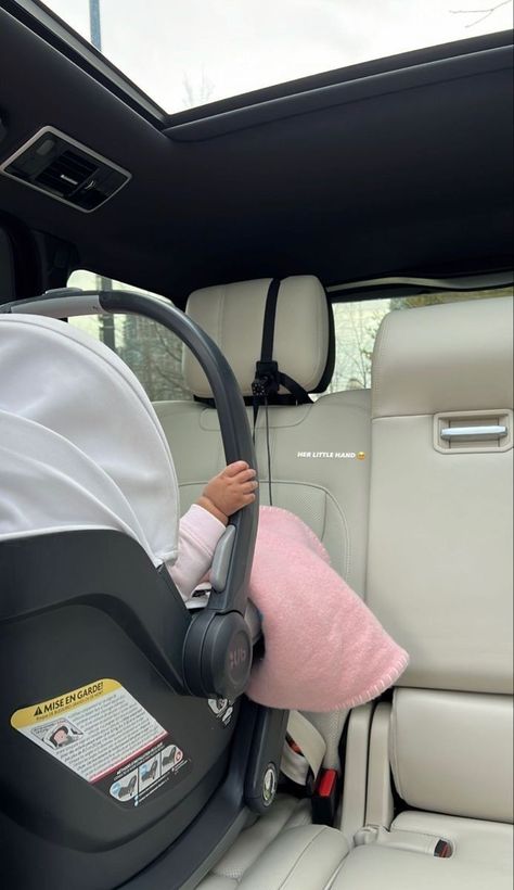 Mommy Life Aesthetic, Baby Astethic, Car Seat Aesthetic, Vom Avea Un Copil, Cute Pregnancy Pictures, Mommy And Baby Pictures, I Want A Baby, Baby Shopping, Pretty Pregnant