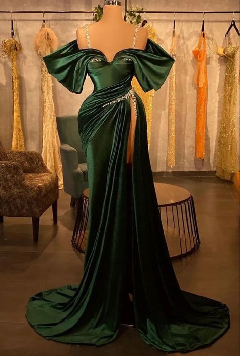 Snake Wedding Dress, Forest Green Bridesmaid Dresses Black Women, Snake Dress Gowns, Slytherin Dress Green Gown, Medusa Inspired Outfit, Green Gala Dresses, Green And Black Gown, Green And Silver Dress, Slytherin Dresses