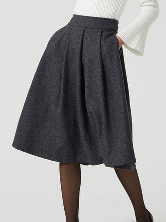 Knee Length Skirts Outfits, A Line Skirt Outfits, Dark Grey Skirt, Plain Skirt, Classic Skirts, Retro Pin Up, Winter Skirt, Pleated Fabric, Mid Length Skirts