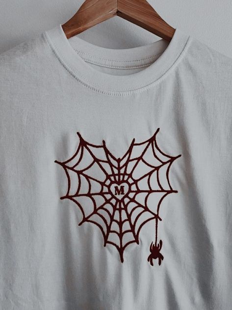 Spiderman Tshirt, فن الرسم بالمسامير, Spiderman Gifts, Handmade Gifts For Boyfriend, Bf Gifts, Cute Couple Gifts, Creative Gifts For Boyfriend, T Shirt Painting