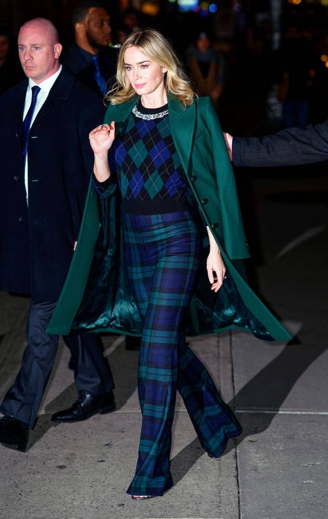 Christmas Pant Suit Women, High Heel Oxfords Outfit, Tartan Suit Women, Tartan Coat Outfit, Ivy League Fashion, Tartan Fashion, Watercress, Green Coat, Plaid Pants