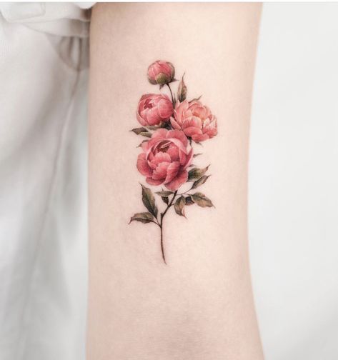 Micro Realism Tattoo, Micro Realism, Realism Tattoos, Tattoo Concepts, Beautiful Flower Tattoos, Subtle Tattoos, Realism Tattoo, Cover Up Tattoos, Beautiful Flower