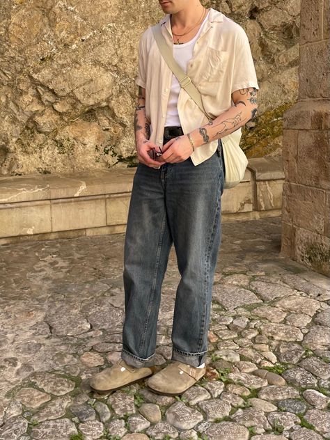 Men Style Birkenstock, Birkenstock Mules Outfit Men, Button Up Tee Outfit, Fall Outfits Birkenstocks, Mocha Birkenstock Outfit, Birkenstock Clogs Outfit Winter, Clogs Outfit Men, Birkenstock Clogs Outfit Men, Birks Boston