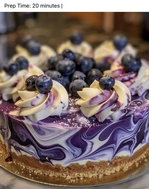 Fall Cheesecakes, Blueberry Swirl Cheesecake, Pie Crust Designs, Chocolate Blueberry, Swirl Cheesecake, Fruity Cake, Cake Bakery, Edible Food, Blueberry Cake