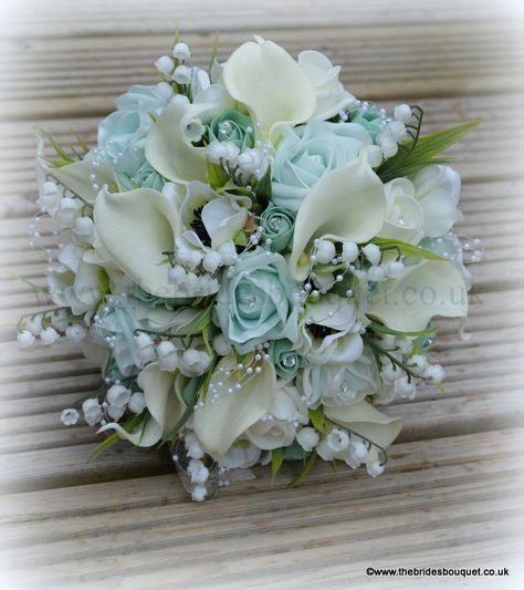 green toned bridal bouquet in artificial flowers Wedding Bucket Flowers, Wedding Bucket, Green Themed Wedding, Artificial Bouquet, Green Color Schemes, Bouquet Design, Green Theme, Theme Wedding, Mint Color