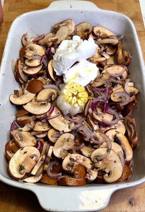 Creamy Garlic Mushroom Pasta Quick One Pan Meals, Mushroom Video Recipes, Meal Prep Recipe Videos, Healthy Family Meals Vegetarian, Main Course Vegetarian Dishes, Mushroom Onion Pasta, Quick Healthy Vegan Meals, Mushroom Lunch Ideas, Simple Healthy Vegetarian Meals