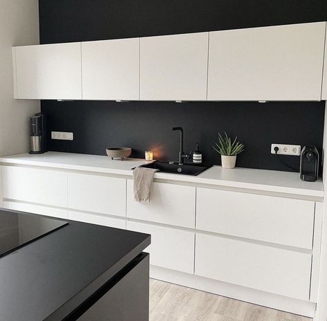 Black And White Kitchens, Modern Small House Design, White Kitchens, Scandi Home, All White Kitchen, Studio Kitchen, Kitchen Images, Dream House Rooms, Grey Kitchens