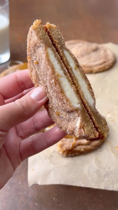 Tasty | Churro Cheesecake Cookies @Sweetmelibakery INGREDIENTS Cheesecake filling: 3 ounces cream cheese, softened 1½ tablespoon granulated sugar... | Instagram Cheesecake Tacos, Churro Cheesecake Cookies, Cookie Pizza Recipe, Churro Cheesecake, Cookie Pizza, Cheesecake Cookies, Cream Cheese Cookies, Graham Cracker Crumbs, No Bake Cookies