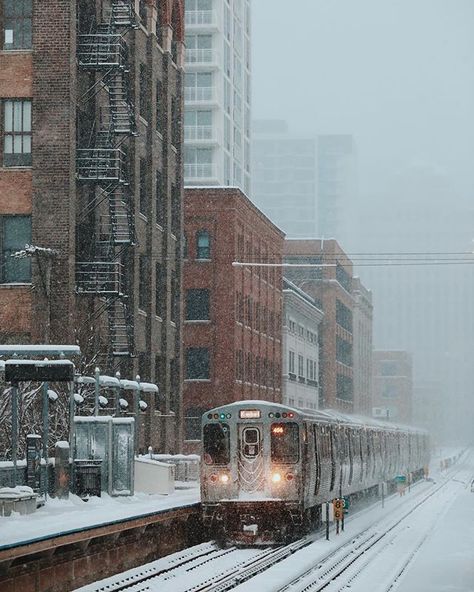 Let it snow let it snow let it snow.  #Chicago Chicago Snow Aesthetic, Snow New York Aesthetic, Snow Street Aesthetic, Snowing In New York, Snowy Chicago, Chicago Aesthetic, Chicago Winter, Moving To Chicago, Winter Schnee