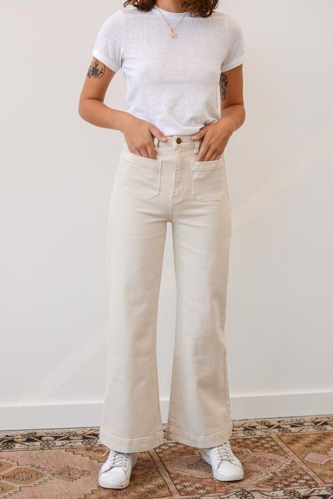 Cream Wide Pants Outfit, Wide Cream Pants Outfit, White On Cream Outfit, Cream Corduroy Pants Outfit, Cream Color Jeans Outfit, Cream On Cream Outfit, Cream Pants Fall Outfit, White And Cream Outfits, What To Wear With Cream Jeans