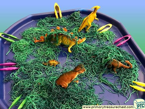 Dino Tuff Tray Ideas, Spaghetti Tuff Tray Ideas, Dinosaur Display Board Eyfs, Dinosaur Messy Play Ideas, Dino Tuff Tray, Turf Tray Ideas Preschool, Spaghetti Tuff Tray, Dinosaur Messy Play Activities, Tuff Tray Ideas Sen