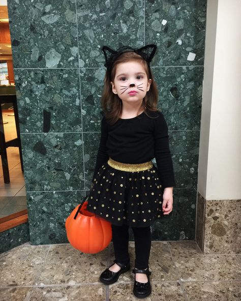 Cat Costume For Kids, Cat Family Costume, Halloween Kitty Costume, Kids Kitty Cat Makeup, Kids Cat Costume Makeup, Girls Cat Costume, Diy Cat Costume Kids, Diy Cat Halloween Costumes For Kids, Toddler Black Cat Costume