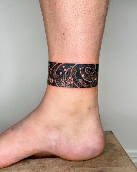 Calf Band Tattoo Men, Ankle Cuff Tattoo Men, Traditional Ankle Band Tattoo, American Traditional Ankle Cuff Tattoo, Ankle Band Tattoo Mens, Ankle Cuff Tattoo, Wrap Around Ankle Tattoos, Ankle Tattoo Men, Ankle Band Tattoo