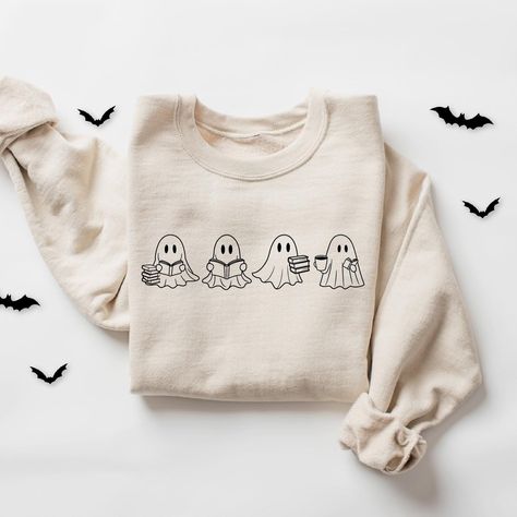 Cute Halloween Themed Outfits, Fall Sweatshirts Cricut, Halloween Hoodie Ideas, Fall Sweater Cricut, Cute Halloween Sweaters, Halloween Sweatshirts Cricut, Fall Mom Sweatshirt, Funny Halloween Sweatshirts, Fall Sweatshirt Ideas