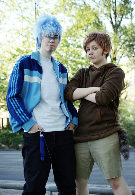 Mordecai & Rigby cosplay.Ooooooohhh!! Rigby Regular Show Cosplay, Mordecai And Rigby Halloween Costume, Mordecai And Twilight Sparkle Costume, Mordecai And Rigby Costumes, Rigby Cosplay, Mordecai Costume, Man U Logo, Regular Show Cosplay, Mordecai And Rigby Human Fanart