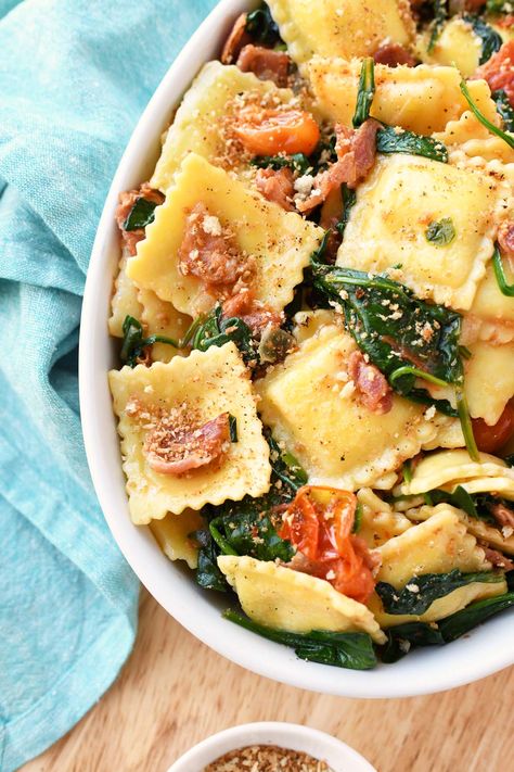 Cheese Ravioli with Spinach and Bacon Frozen Ravioli Bake, Cheese Ravioli Recipe, Ravioli With Spinach, Spinach And Cheese Ravioli, Spinach And Bacon, Quick Cheap Meals, Spinach Ravioli, Ravioli Pasta, Frozen Pasta