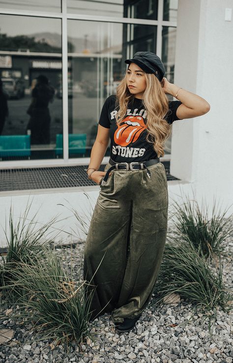 Outfits With Band Tees, 80s Band Tees Outfits, Band Tshirt Outfit, Band Shirt Outfits, 80s Band Tees, Band Tee Outfits, Brand Outfits, Neo Grunge, Being A Women