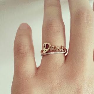 Customized Rings Name, Gold Ring Name Design, Ring Designs With Name, S Letter Ring Design, Engagement Rings Couple Gold With Name, Engagement Name Rings, Engagement Rings With Name, Alphabet Rings Gold, Name Engagement Rings