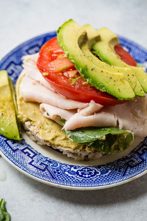 Rice Cake Recipes Healthy, What To Eat For Lunch, Rice Cakes Toppings, Turkey Lunch, Best Tuna Salad Recipe, Turkey Rice, Rice Cake Recipes, Oh Sweet Basil, Avocado Health Benefits