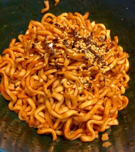 Spicy Ramen Noodles Aesthetic, Samyang Spicy Noodles Aesthetic, Spicy Ramen Aesthetic, Spicy Noodles Aesthetic, Spicy Food Aesthics, Samyang Ramen Aesthetic, Samyang Spicy Noodles, Food Ramen, Curry Ramen