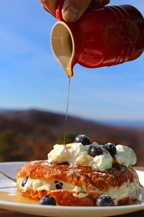 Try this stuffed croissant French toast! Buttery, flaky croissants stuffed with blueberry cream cheese, drenched in warm maple syrup. Stuffed Croissant French Toast, Brunch Recipe Ideas, Flaky Croissants, Croissant French Toast, Flavored Whipped Cream, Maple Cream Cheese, Cinnamon Roll Muffins, Mountain Kitchen, French Toast Casserole Overnight