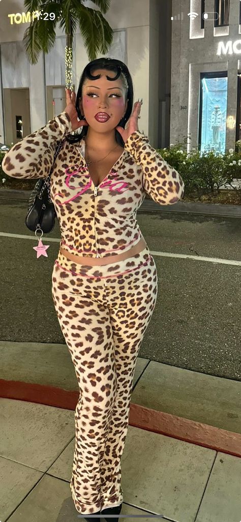 Pink And Cheetah Outfit, Hoochiemama Outfit, Cheetah Clothes, Mama Style, 2000s Fashion, Bangs, Outfit Inspo, Pink