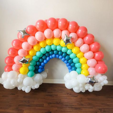 Rainbow Balloon Bouquet, Balloon Rainbow, Rainbow Kingdom, Balloon Crafts, Rainbow Balloons, Rainbow Cake, Balloon Bouquet, Balloon Garland, Birthday Party Decorations