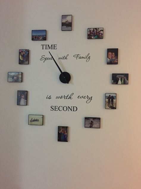 DIY wall watch! Diy Wall Watch, Homemade Clocks, Cool Home Decor, Watch Wall, Book Clock, Apartment Decorating Living, Modern Basement, Wall Watch, College Apartment Decor