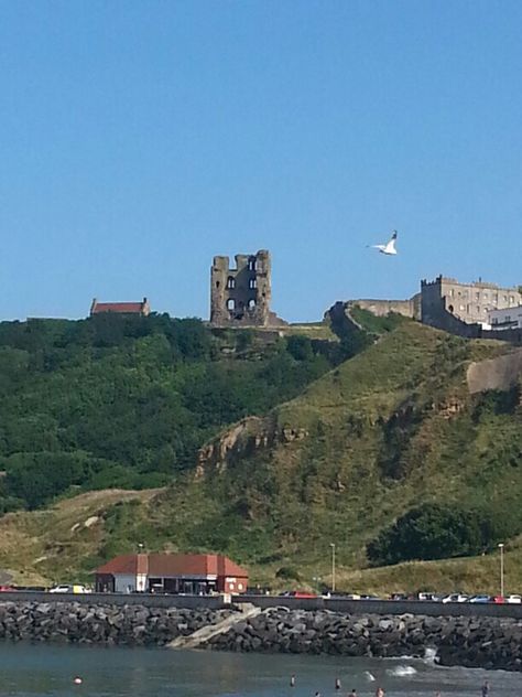 Scarborough castle Scarborough Castle, Scarborough England, East Yorkshire, Yorkshire England, North Sea, 12th Century, North Yorkshire, Seattle Skyline, Great Britain