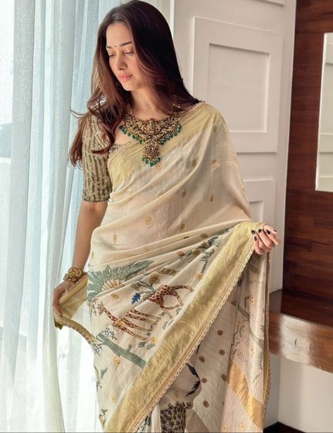 Classy Saree Look, Archana Jaju, Classy Saree, Simple Saree Designs, Silk Sarees Online Shopping, Design Saree, Indian Saree Blouses Designs, Saree Designs Party Wear, Indian Dresses Traditional