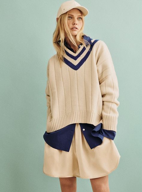 Cricket Sweater Outfit Women, New Preppy Outfits, Preppy Cool Style, Preppy Moodboard, Sporty Preppy Outfits, Womens Fall Golf Outfit, Sporty Fashion, Collegiate Aesthetic, Country Club Attire