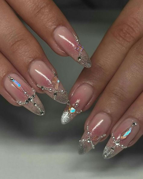 Nail Ideas Gel Extensions, Nails Douyin, Silver Chrome Nails, Nessa Nails, Douyin Nails, Graduation Nails, Punk Nails, Simple Gel Nails, Pretty Gel Nails