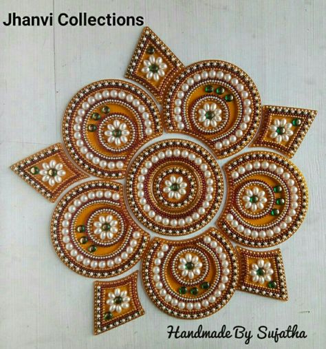 Easy Rangoli Patterns, Kundan Rangoli, Handmade Decorative Items, Acrylic Rangoli, Thali Decoration Ideas, Diwali Decoration Items, Handmade Rakhi, Diy Diwali Decorations, Rangoli Patterns