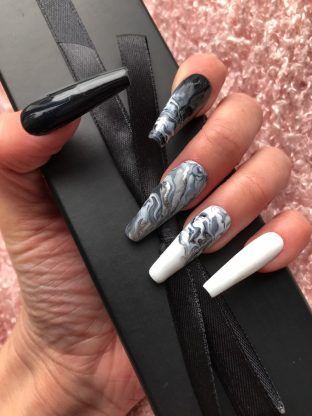 Black And White Marble Nails, Nail Guide, White Press On Nails, Black And White Nail Designs, Black And White Nails, Cute Pink Nails, Classy Nail Designs, Acrylic Coffin, Black Nail Designs