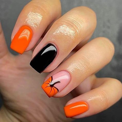 20 Super Easy Halloween Nails » Lady Decluttered Easy Halloween Nails, Easy Halloween Nails Design, Pumpkin Nail, Pumpkin Nail Art, Halloween Nails Diy, Holloween Nails, Halloween Nails Easy, Simple Fall Nails, Cute Halloween Nails