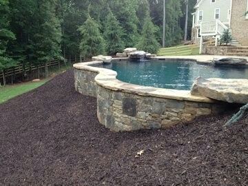 Hillside Pool, Backyard Pool Design, Inground Pool Landscaping, Amazing Swimming Pools, Pool Shed, Dream Backyard Pool, Swimming Pool Hot Tub, Sloped Backyard, Backyard Pool Landscaping