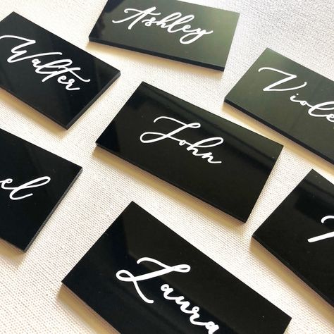 Place Cards Acrylic, Handwritten Place Cards, Acrylic Place Cards, 60th Birthday Party Decorations, Bubble Letter Fonts, Font Bubble, Place Cards Wedding, Instagram Font, Old English Font