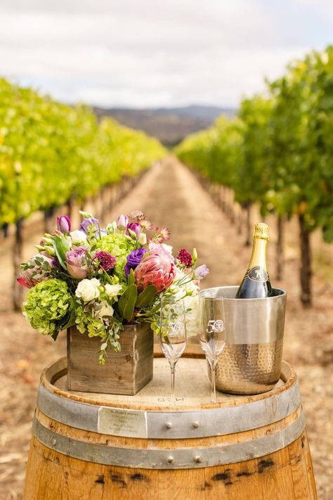 Winery Proposal Vineyard, Proposal Ideas At Winery, Proposal Ideas Winery, Vineyard Proposal Ideas, Winery Proposal Ideas, Gatsby Engagement Ring, Vineyard Proposal, Winery Proposal, Cute Proposal Ideas