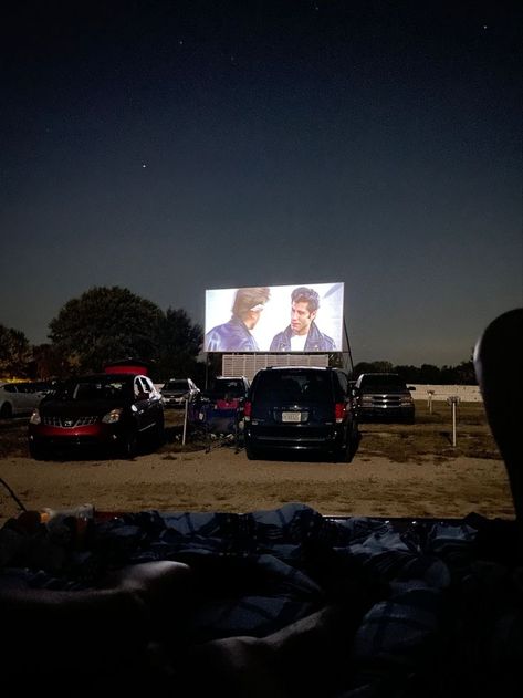 Fav Date Couple Drive In Movie, Dream First Date, Summer Date Night Aesthetic, Drive In Movie Date Aesthetic, Drive In Cinema Aesthetic, Dream Date Ideas, Cute Summer Dates, Car Movie Date, Movies With Boyfriend