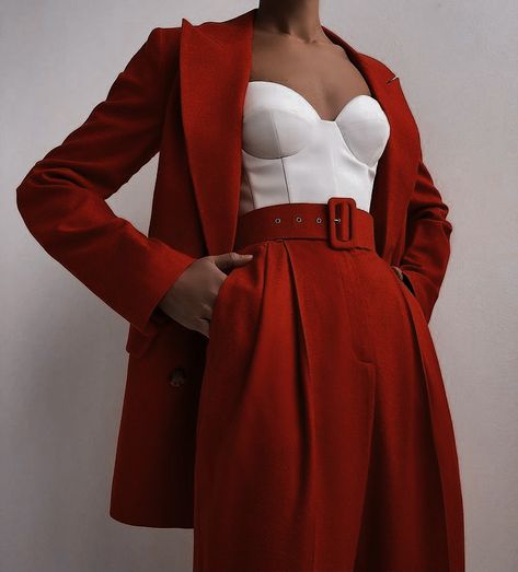 Mode Shoes, Woman Suit Fashion, Red Suit, Pantsuits For Women, Looks Street Style, Prom Outfits, Mode Inspo, Formal Outfit, Fancy Outfits