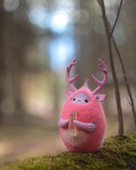 Needle Felted Creatures, Wool Felting Ideas, Felted Monsters, Felting Halloween, Cute Needle Felting, Needle Felting Ideas, Energy From The Sun, Felted Creatures, Forest Spirits